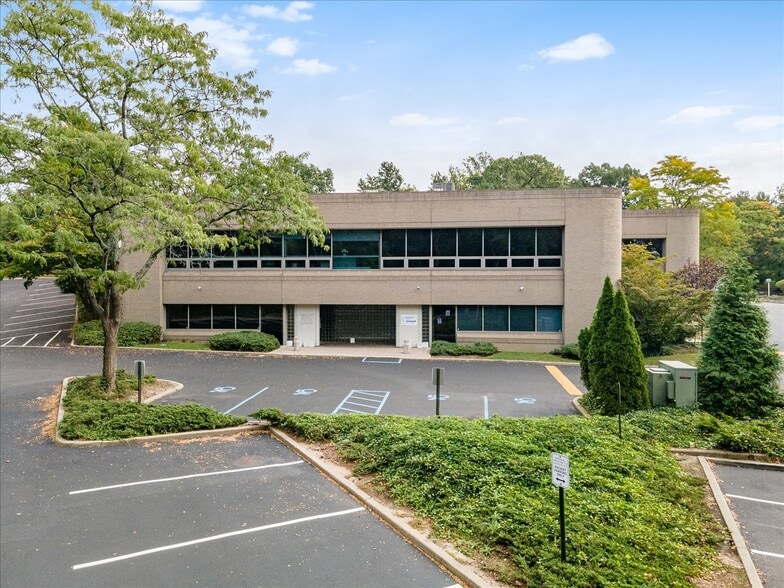 More Photos Of 3111 New Hyde Park Rd, New Hyde Park Medical For Lease