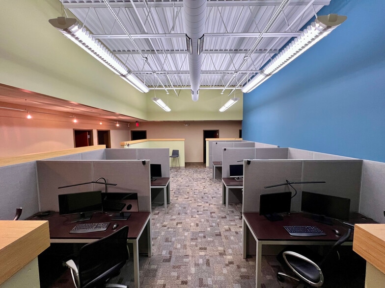 More Photos Of 2903-2915 Enterprise Dr, Anderson Office For Lease