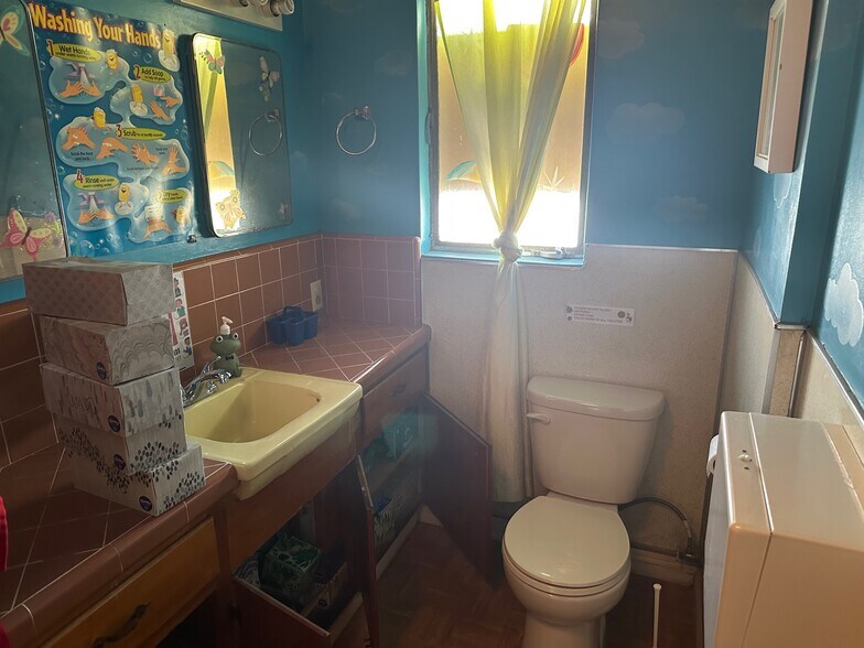 More Photos Of 2100 E Lambert Rd, La Habra Contractor Storage Yard For Sale