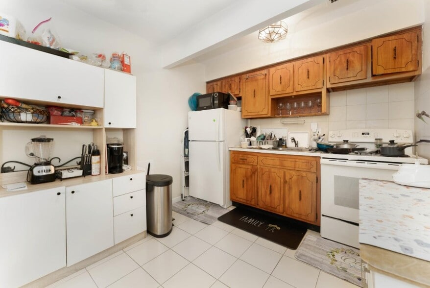 More Photos Of 7962 68th Ave, Middle Village Apartments For Sale