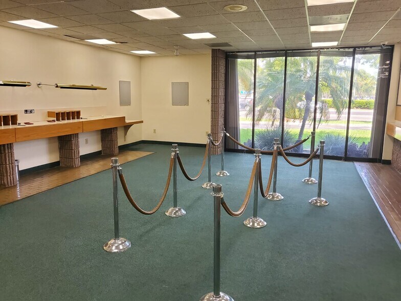 More Photos Of 1750 NE 8th St, Homestead Bank For Sale