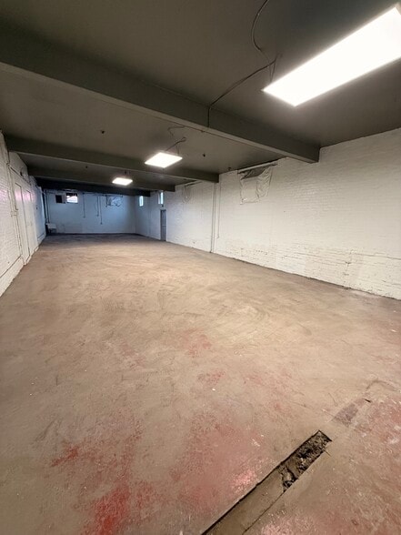 More Photos Of 221-223 E 9th Ave, Homestead Warehouse For Lease