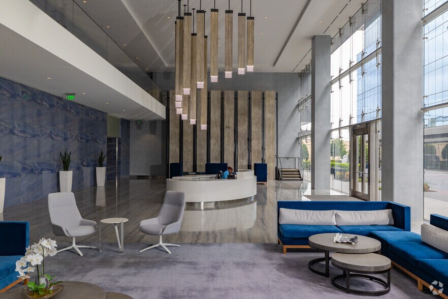 More Photos Of 9655 Katy Fwy, Houston Unknown For Lease