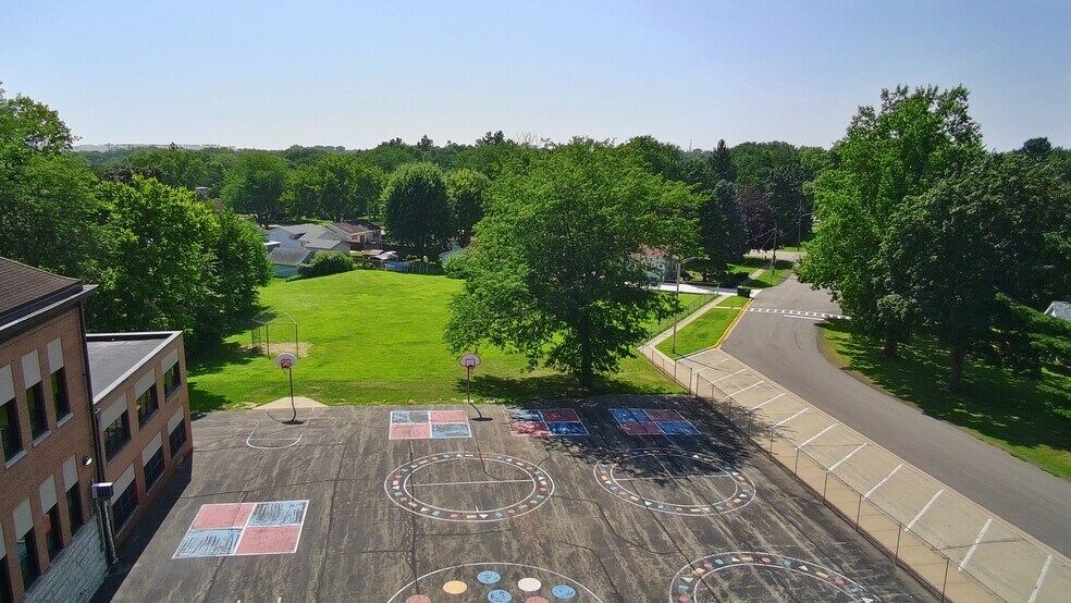 More Photos Of 655 W Perry St, Belvidere Schools For Sale