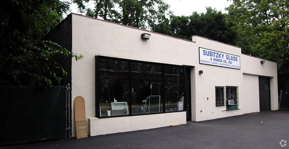More Photos Of 323 Washington St, Mount Vernon Industrial For Sale