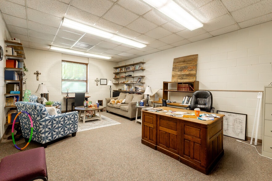 More Photos Of 309 N Broad St, Grove City Religious Facility For Sale