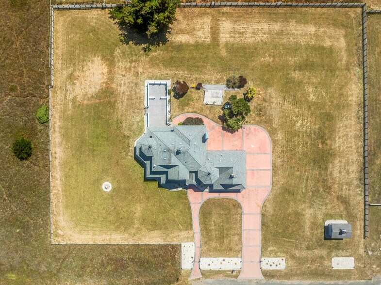 More Photos Of 19351 Del Mar Dr, Fort Bragg Specialty For Sale