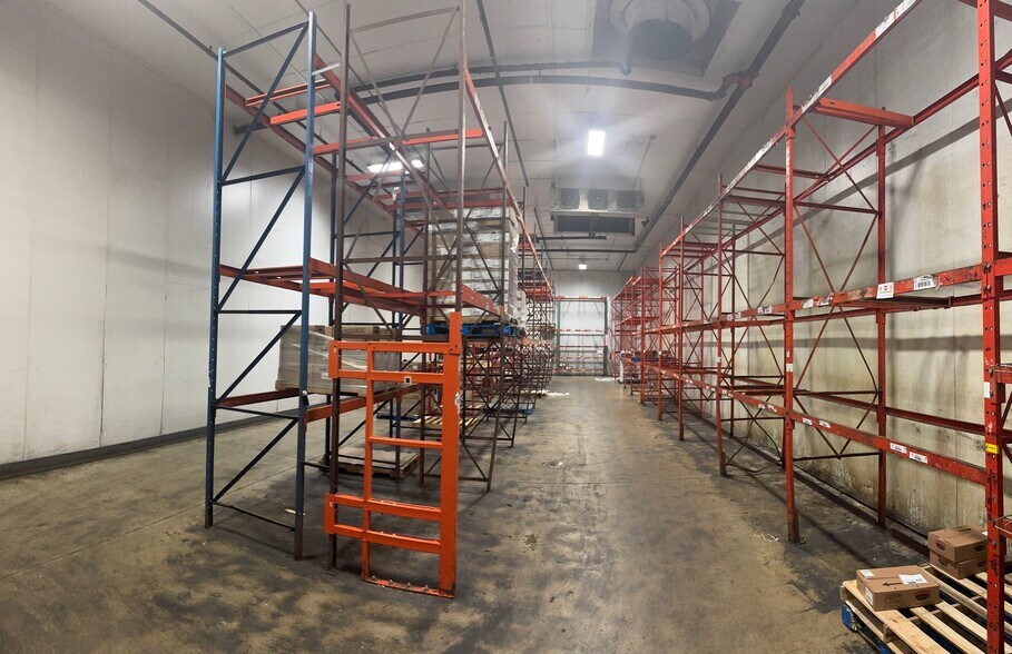 More Photos Of 1840 Commerce Dr, South Bend Warehouse For Lease