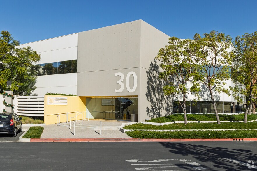 More Photos Of 30 Executive Park, Irvine Office For Lease