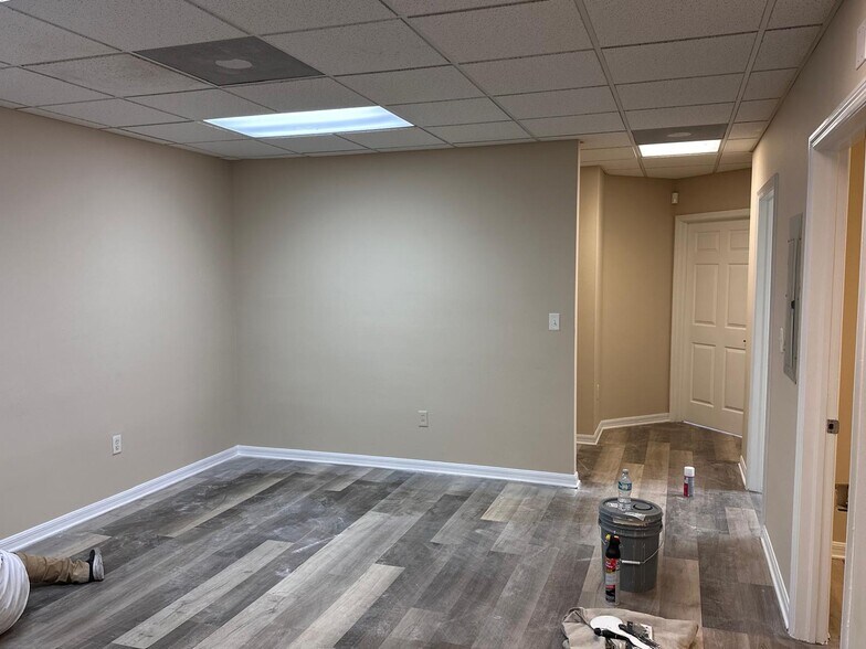 More Photos Of 1133-1135 Professional Park Dr, Brandon Medical For Lease