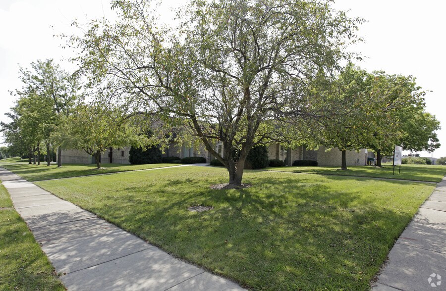 More Photos Of 3655 Illinois Ave, Saint Charles Manufacturing For Sale