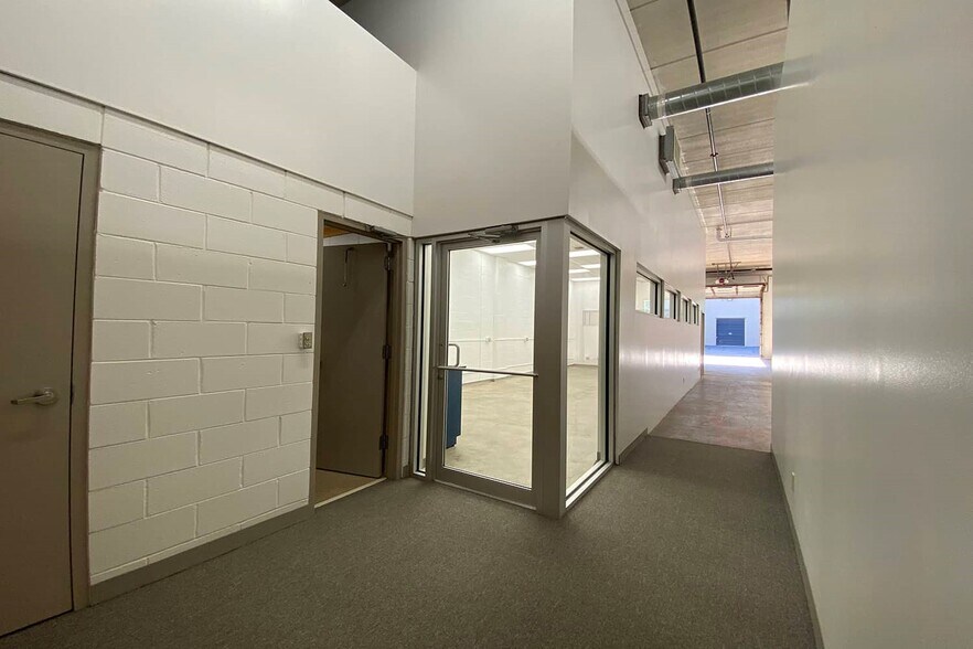 More Photos Of 6309-6323 Cambridge St, Saint Louis Park Warehouse For Lease