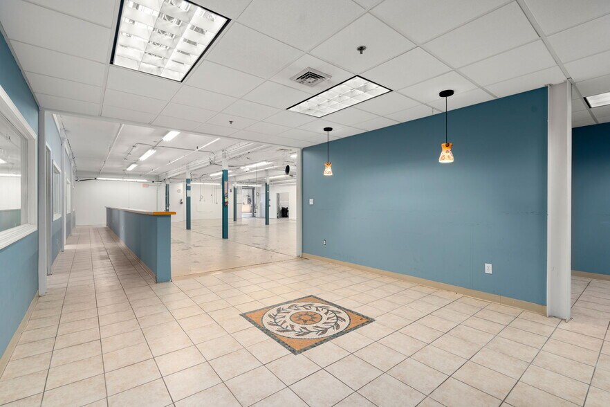 More Photos Of 109 Talcott Rd, West Hartford Manufacturing For Sale