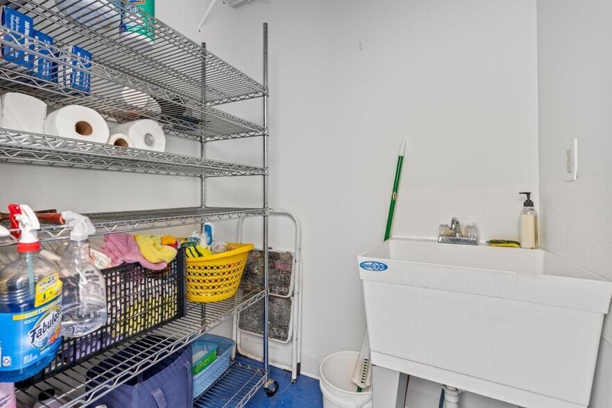 More Photos Of 505 MO-273 Highway, Tracy Freestanding For Sale