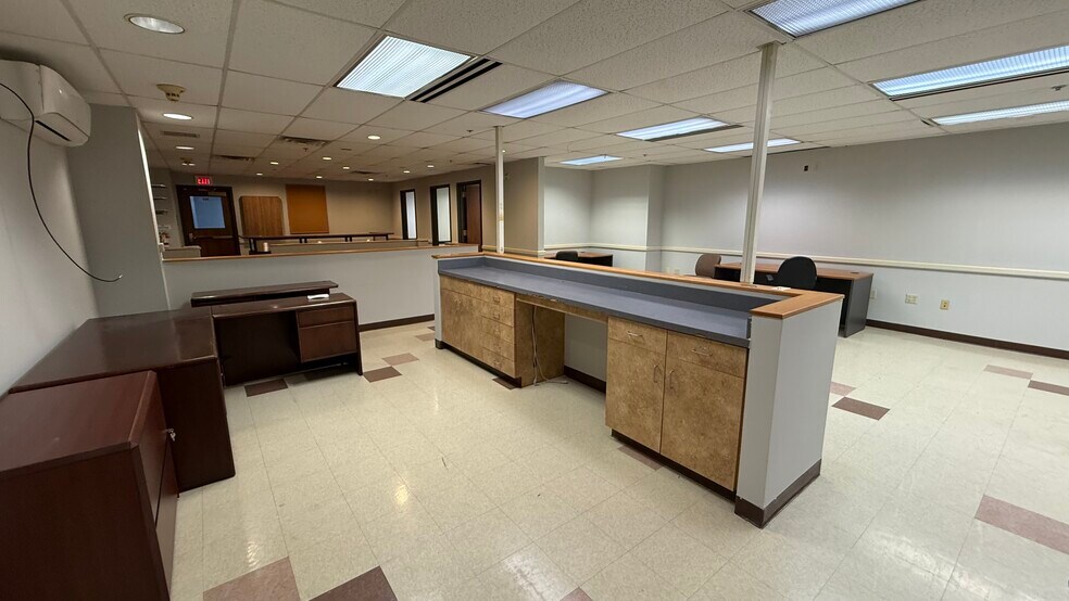 More Photos Of 2925 William Penn Hwy, Easton Office For Lease