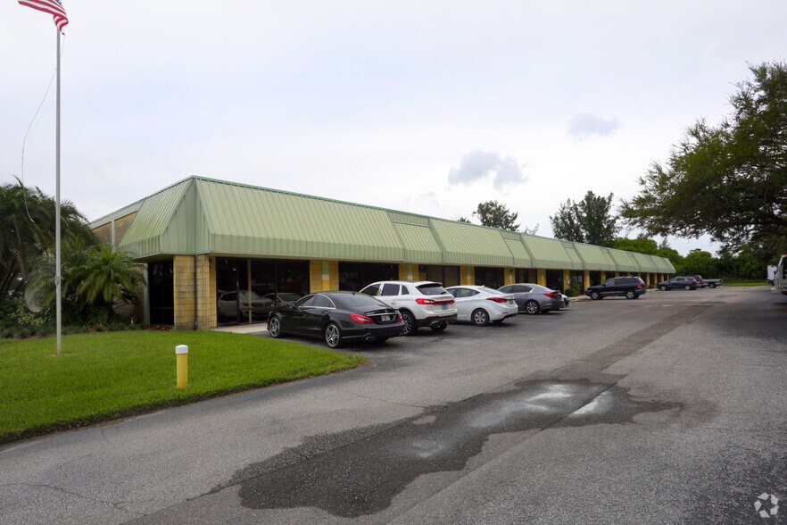 More Photos Of 3734 131st Ave N, Clearwater Warehouse For Lease