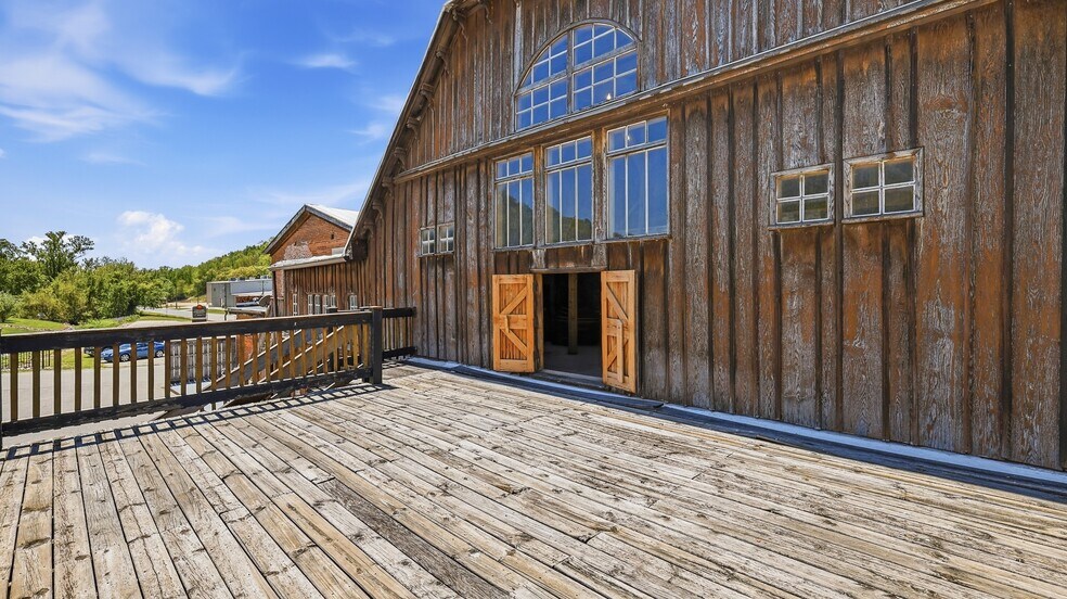 More Photos Of 196 S Main St, Potosi General Retail For Sale