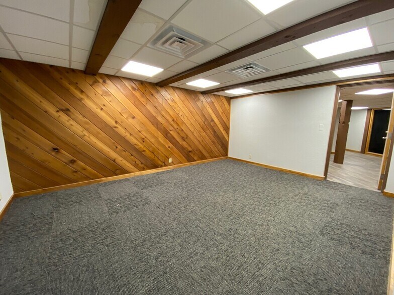 More Photos Of 14401 E 42nd St, Independence Unknown For Lease