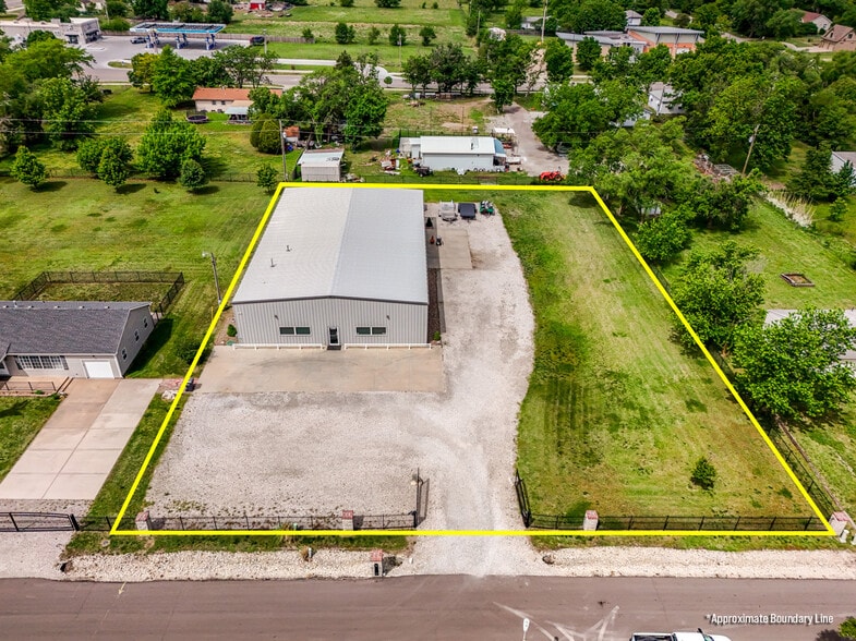 Primary Photo Of 2325 S Crest St, Wichita Warehouse For Sale