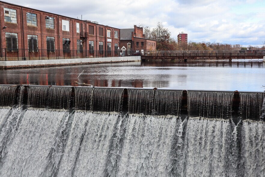 More Photos Of 1 Allen St, Springfield Manufacturing For Sale