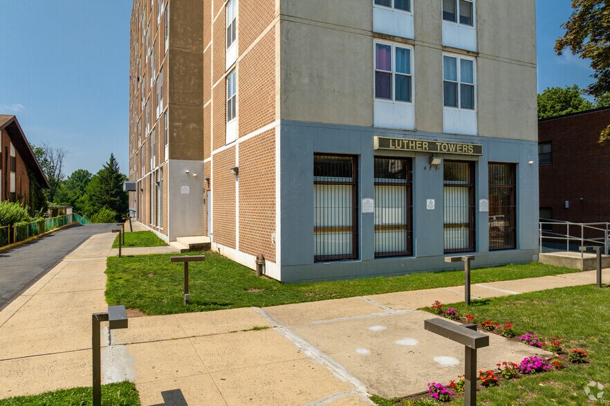 More Photos Of 489 W State St, Trenton Apartments For Lease