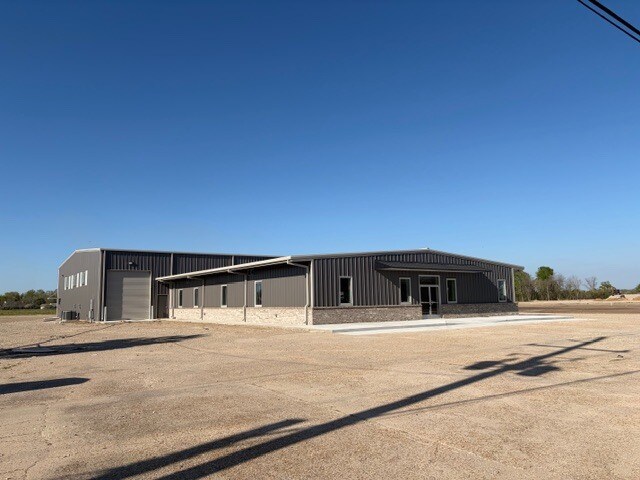 More Photos Of 1534 US-190, Port Allen Industrial For Lease