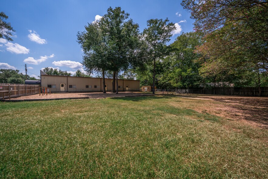 More Photos Of 1809 Alpine Rd, Longview Office For Sale