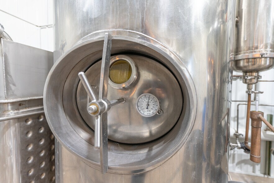 More Photos Of 43937 Highway 36, Monroe City General Retail For Sale