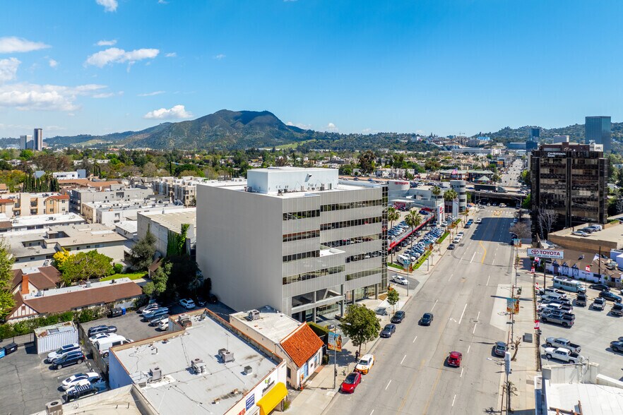 More Photos Of 4640 Lankershim Blvd, North Hollywood Office For Lease