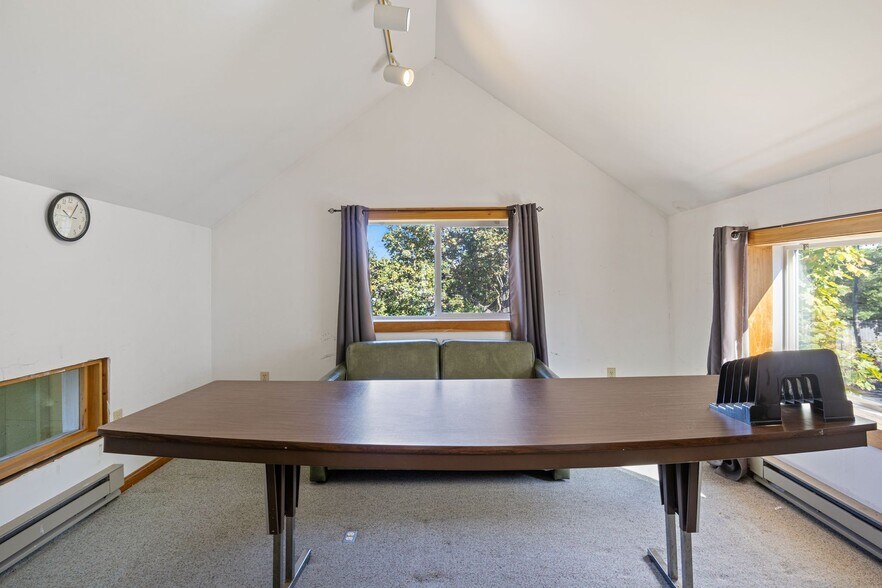 More Photos Of 10 Elm St, Gorham Office For Sale