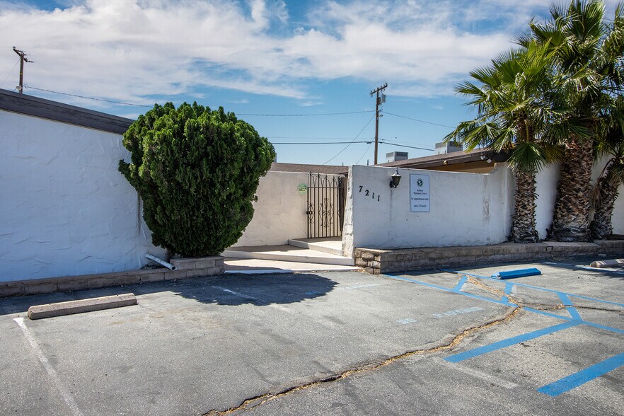 More Photos Of 7211 Joshua Ln, Yucca Valley Office Residential For Lease