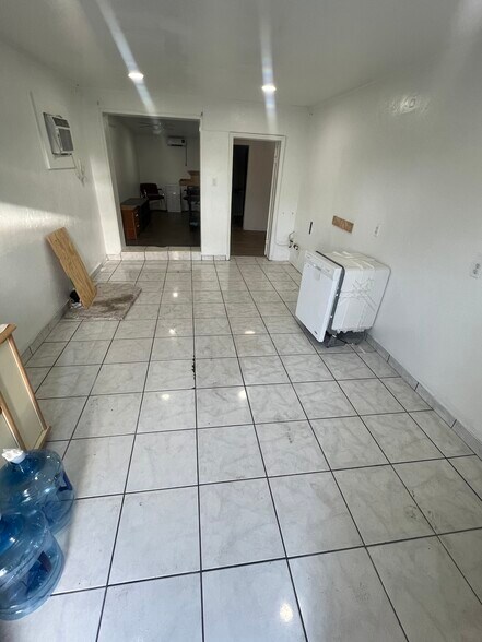 More Photos Of 840 16th St S, Saint Petersburg Office For Lease