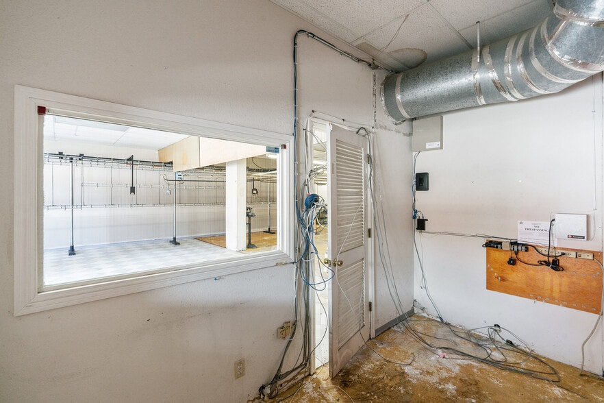 More Photos Of 3605-3611 Buchanan St, San Francisco Storefront Retail Residential For Sale