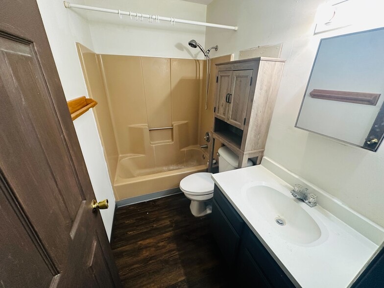 More Photos Of 215 Logan St, Valparaiso Apartments For Sale