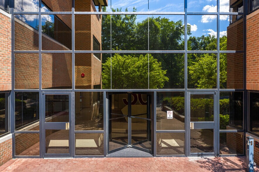 More Photos Of 30 Independence Blvd, Warren Office For Lease