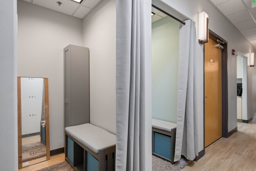 More Photos Of 9582 W Colonial Dr, Ocoee Medical For Lease