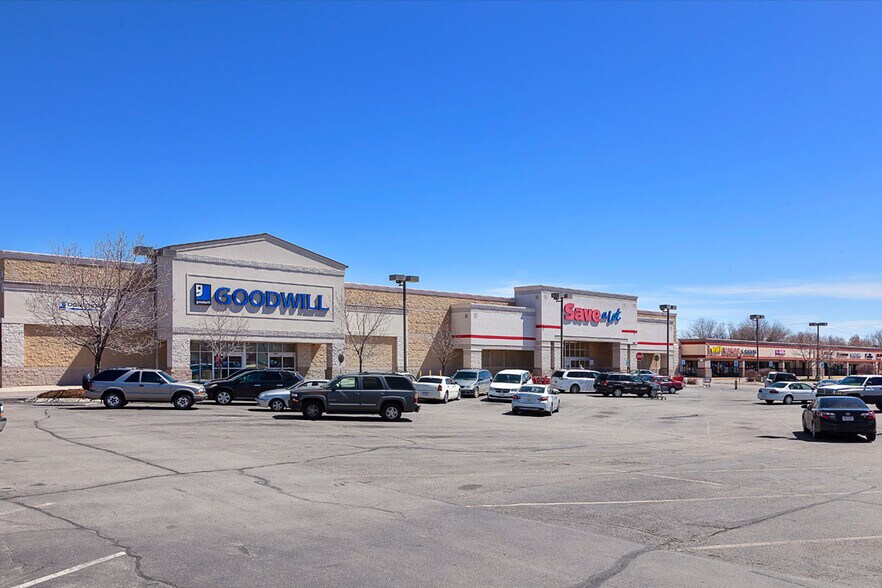 More Photos Of 1716-1834 N Main St, Longmont Unknown For Lease