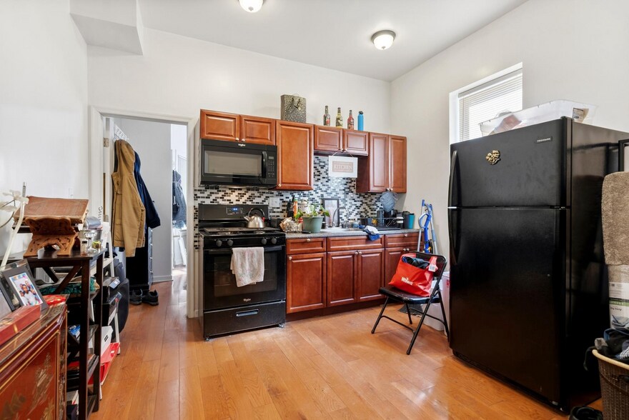 More Photos Of 825 N 41st St, Philadelphia Apartments For Sale