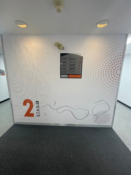 More Photos Of 3858-3870 Notre-Dame, Laval Office For Sale