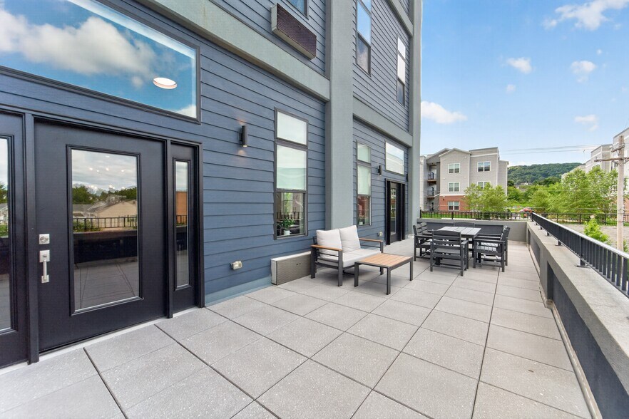 More Photos Of 457 W Lincoln St, Easton Apartments For Sale
