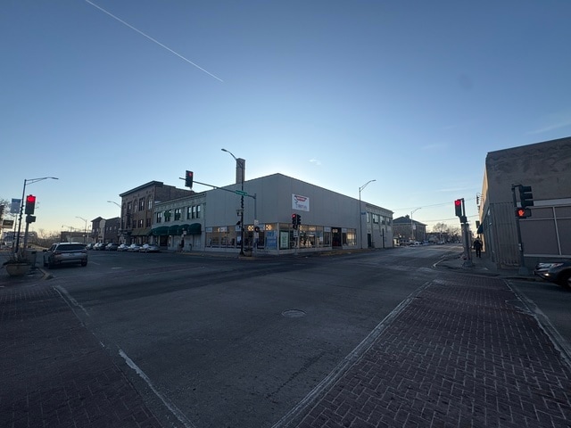 Primary Photo Of 13102 S Western Ave, Blue Island Apartments For Lease