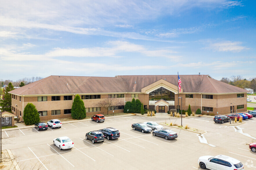 Primary Photo Of 100 Wilburn Rd, Sun Prairie Medical For Lease