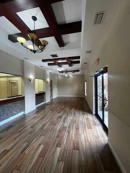 More Photos Of 2320 North Blvd W, Davenport Medical For Lease