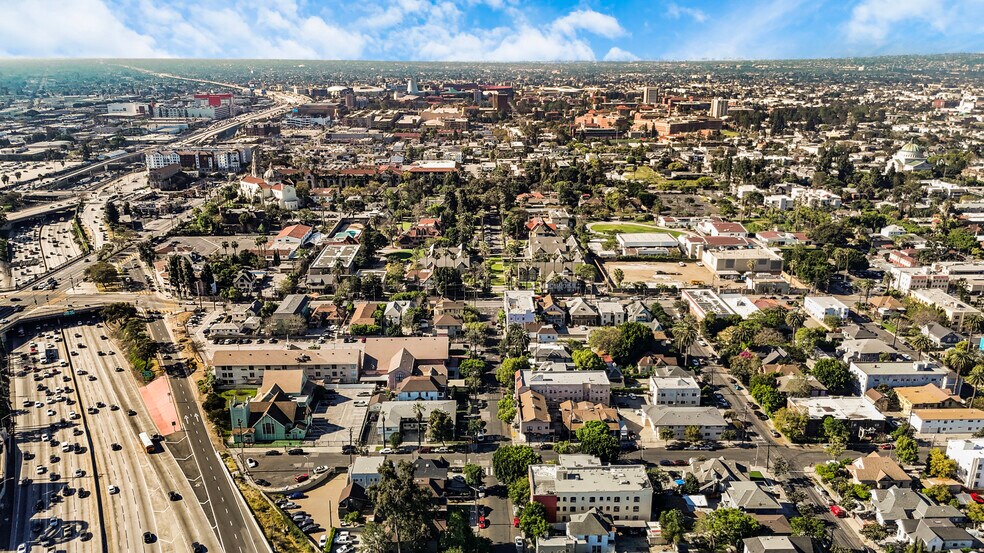 More Photos Of 1978 Estrella Ave, Los Angeles Apartments For Sale