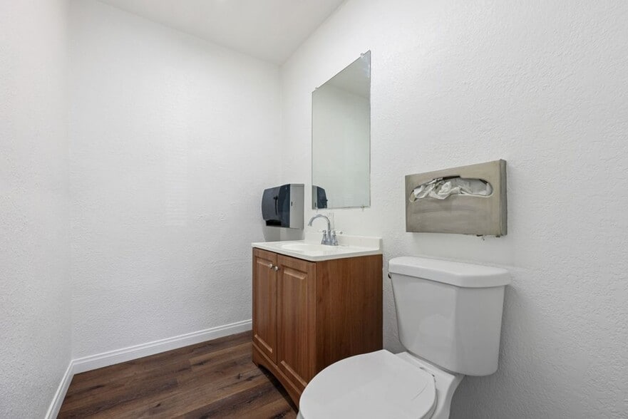 More Photos Of 1015-1017 El Cajon Blvd, El Cajon Office For Lease