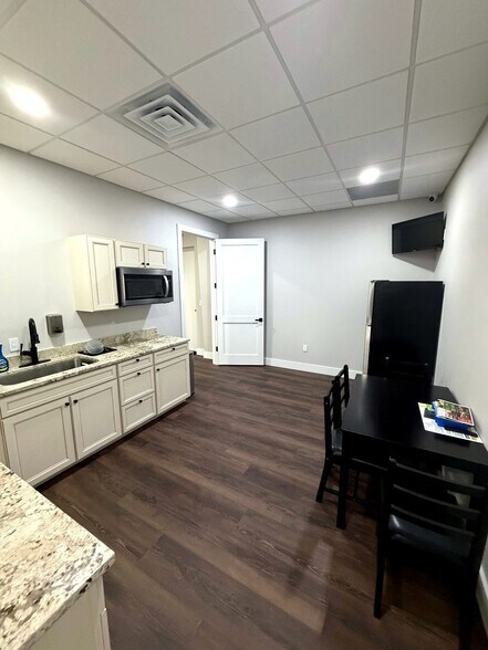 More Photos Of 4708 Lena Rd, Bradenton Warehouse For Sale