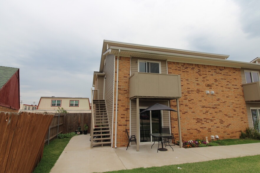 More Photos Of 1311 Glen Oaks Ct, Norman Apartments For Sale