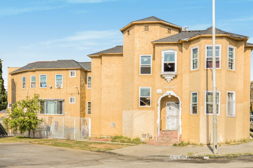 Primary Photo Of 3209 Dobinson St, Los Angeles Apartments For Sale