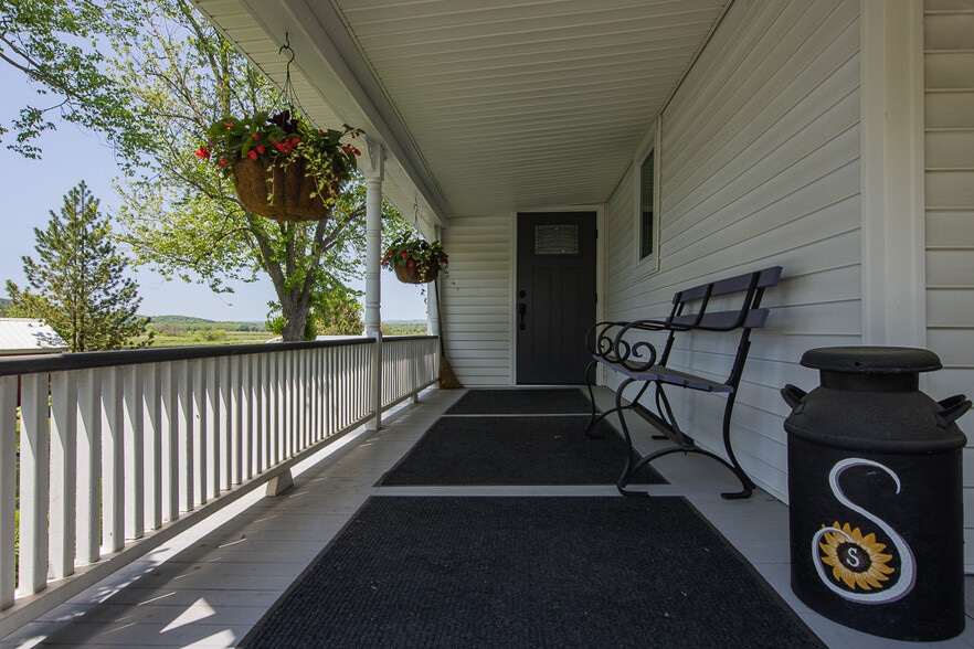 More Photos Of 73 Little York Rd, Warwick Garden Center For Sale