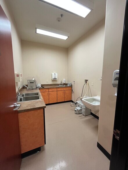 More Photos Of 2851 S Avenue B, Yuma Medical For Lease